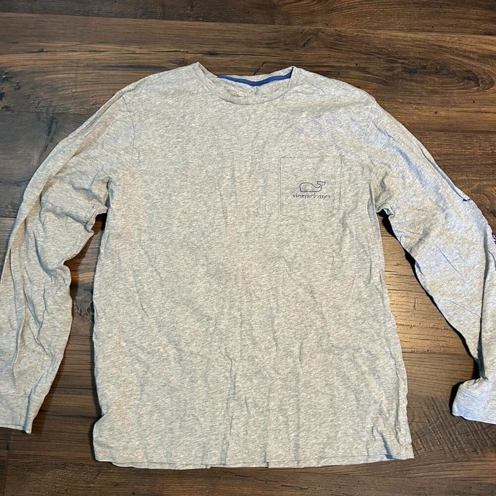 Vineyard Vines Men's Grey T-shirt